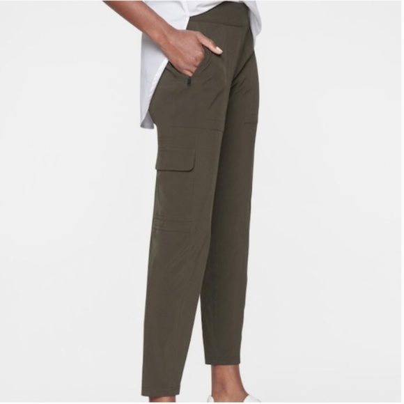 Athleta Pants - Athleta Chelsea cargo pants